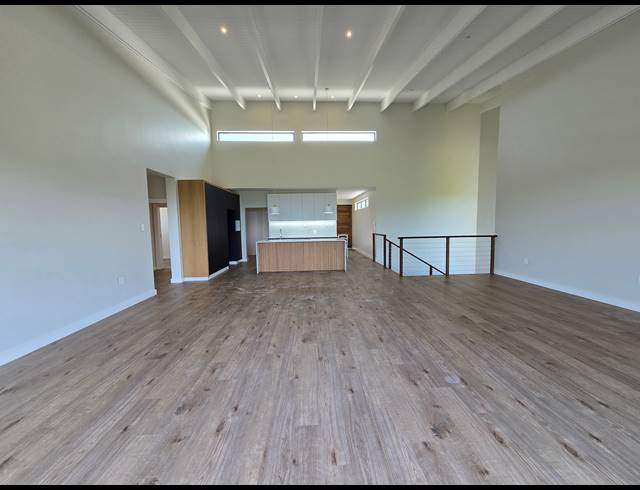 4 BEDROOM HOUSE FOR SALE IN NEW SALT ROCK CITY